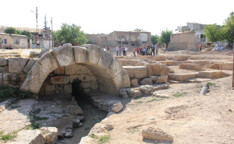 Roma çeşmesinin yanında bin yıllık iskelet bulundu