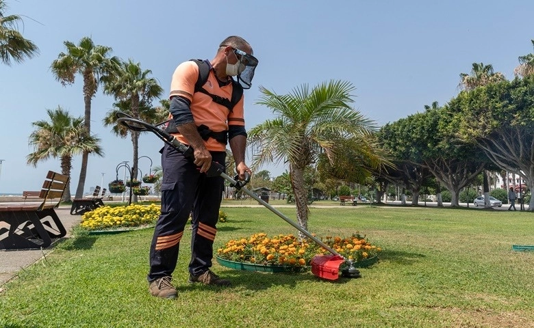 Mersin Büyükşehir Belediyesi, 106 yeni çim biçme makinesi aldı