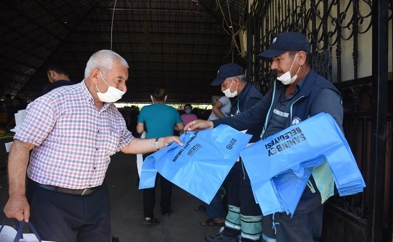 Şahinbey Belediyesi kurban atık poşeti dağıtıyor  