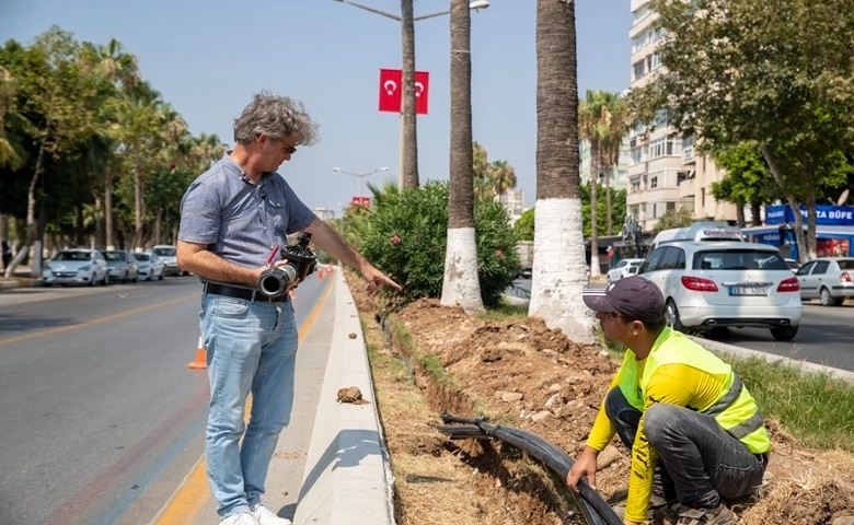 Refüjlerde otomatik sulama sistemi başladı