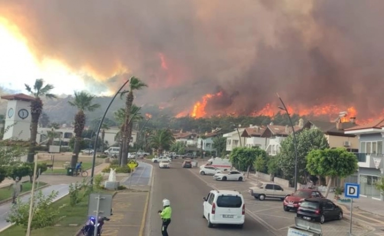 Marmaris’te ilk belirlemelere göre 1 fabrika, 27 ev ve 1 araç yandı