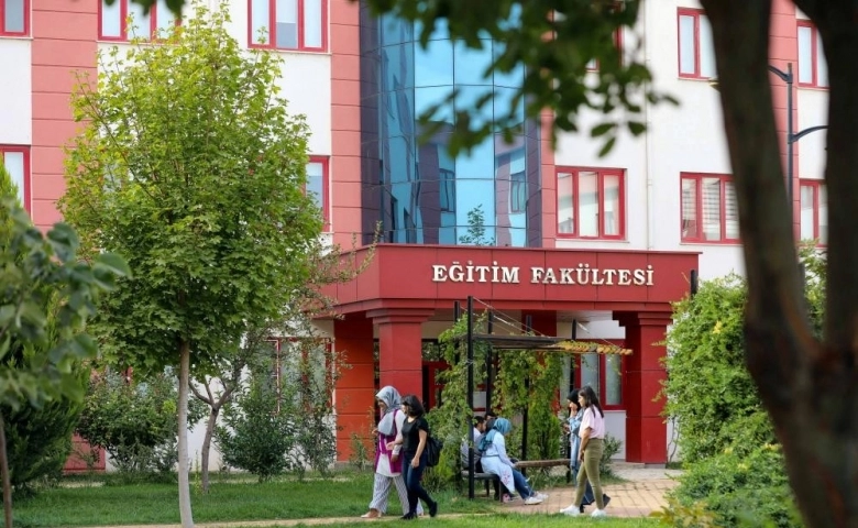 GAÜN Eğitim Fakültesi'ndeki tüm bölümlere EPDAD akreditesi