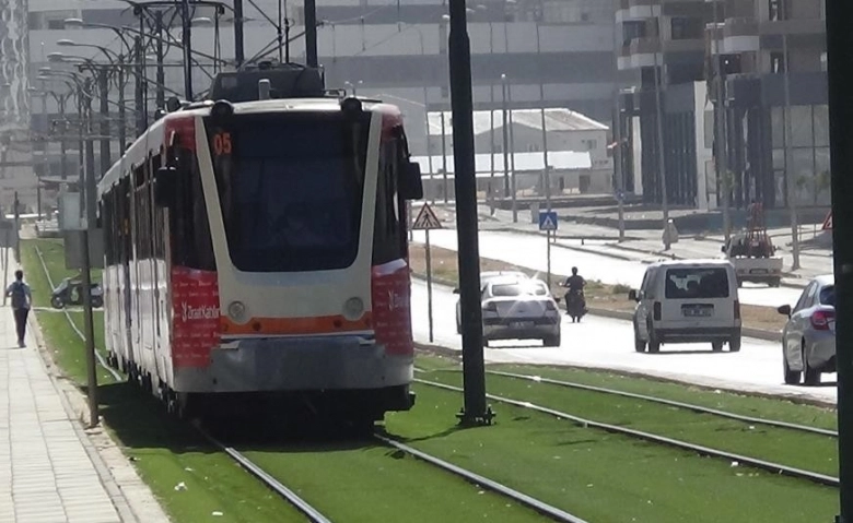 Gaziantep'te Tramvayın çarptığı genç kız, 12 günlük yaşam savaşını kaybetti