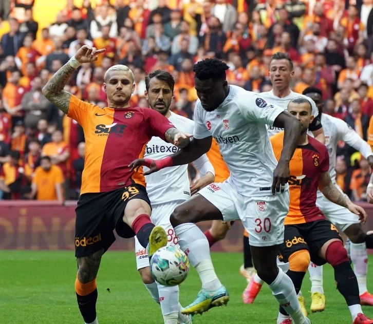 Şampiyonluk yolunda Galatasaray bir engeli daha aştı