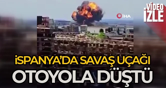 Savaş uçağı otoyola düştü, o anlar kameraya yansıdı