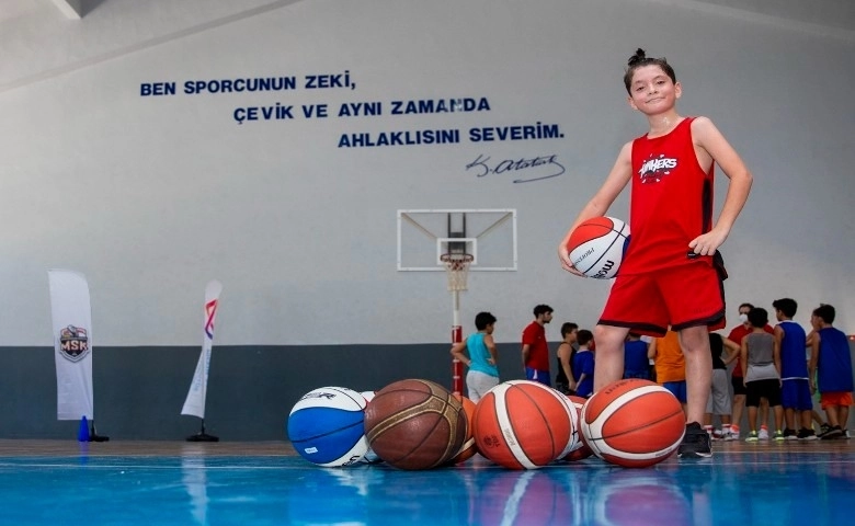 Erkek Basketbol Takımının altyapı seçmelerine 180 genç başvurdu