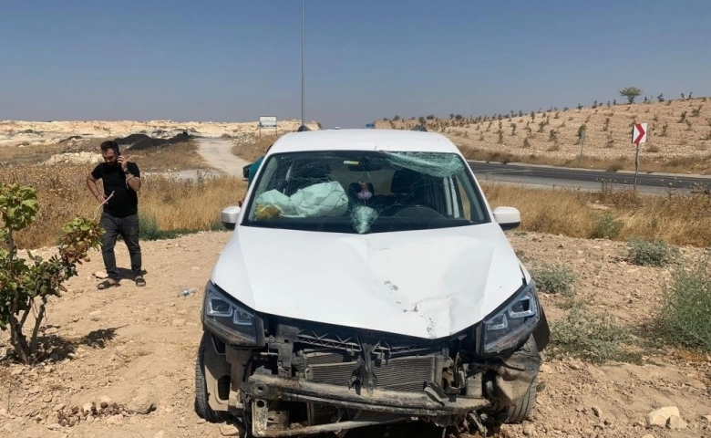 Şanlıurfa'da Alternatif yolu deneyen sürücü kaza yaptı