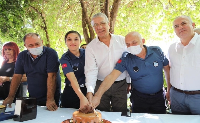 Başkan Tarhan, zabıta ekibiyle yemekte buluştu