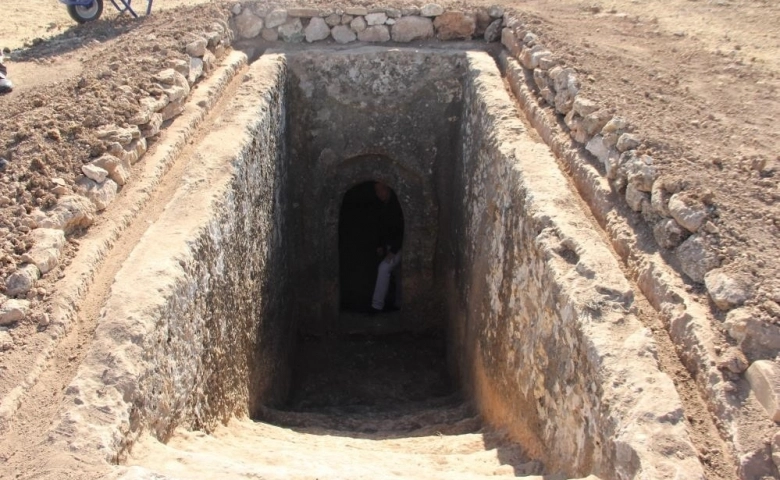 Adıyaman'da Eşsiz Turuş Kaya Mezarları temizlenmeye başladı