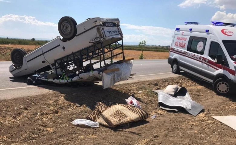 Hatay'da kamyonet takla atarak devrildi: 6 yaralı