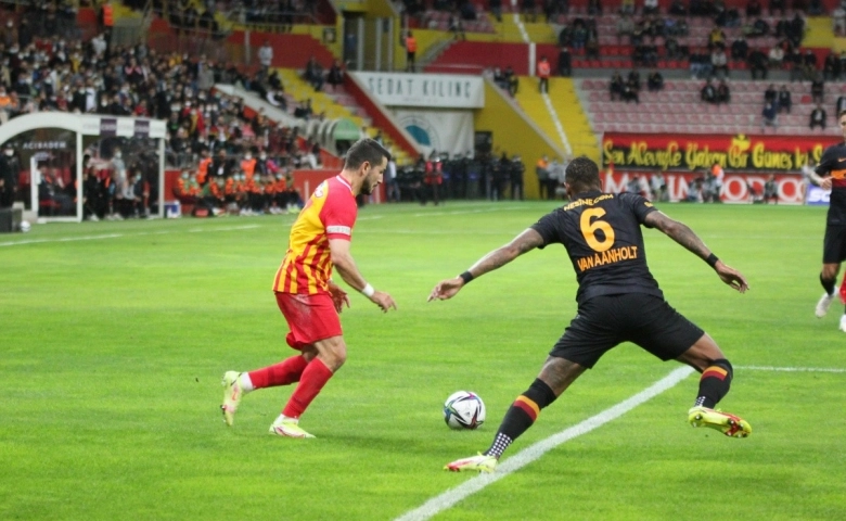 Galatasaray'a Kayseri'de büyük şok, 3-0 mağlup