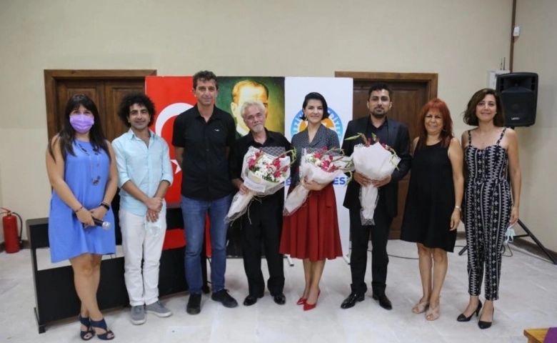 Mezitli’de 'Taş Mektep Gün Batımı Konserleri'nde final yapıldı