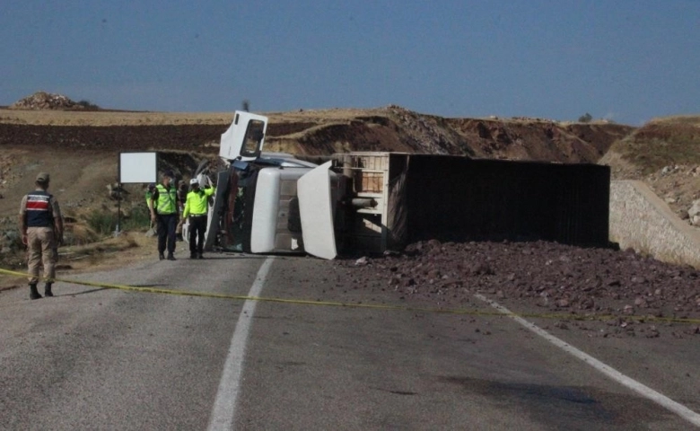 Kilis’te tır ile otomobil çarpıştı: 4 ölü, 2 yaralı