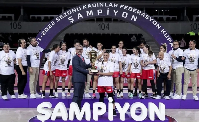 Mersin Büyükşehir GSK Kadın Basketbol Takımı şampiyon oldu