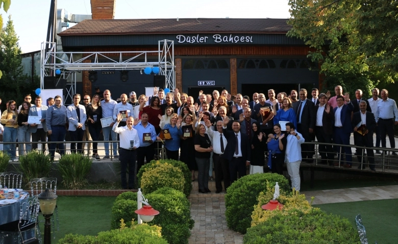 Gaziantep’te emektar mühendislere plaket