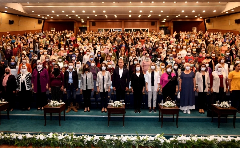 Mersin’de Dünya Çiftçi Kadınlar Günü Buluşması neşe doluydu