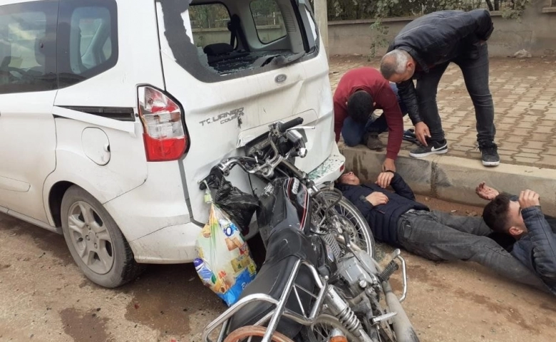 Gaziantep'te Motosiklet park halindeki araca arkadan çarptı: 2 yaralı