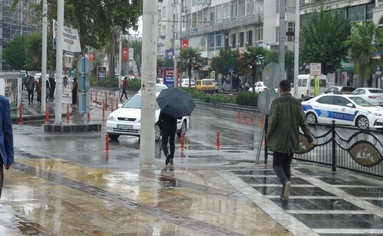 Tarım şehri Şanlıurfa’da beklenen yağmur yağdı