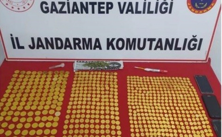 Gaziantep'te Jandarma uyuşturucu satıcısı ve kaçakçılara göz açtırmıyor