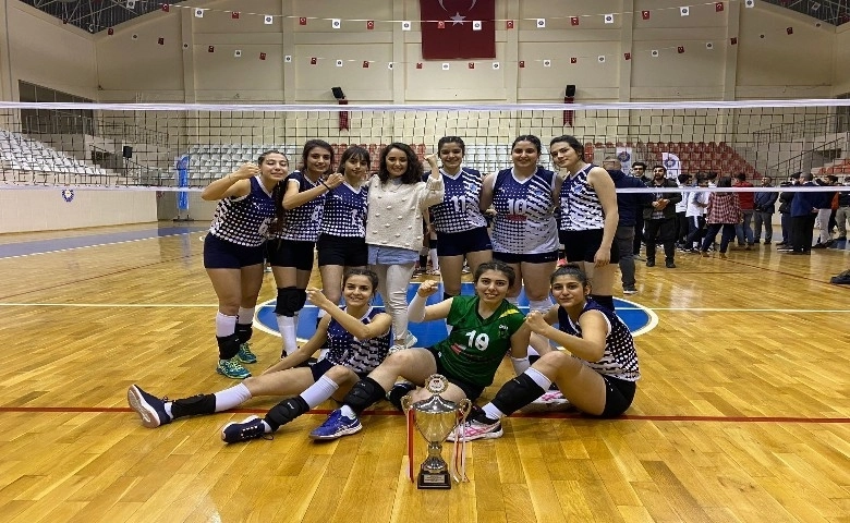 Voleybol takımlarının büyük başarısı