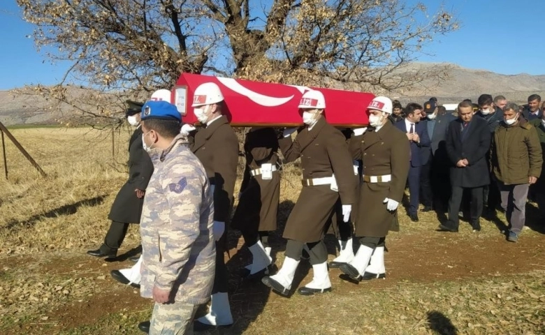 Kıbrıs gazisi son yolculuğuna uğurlandı