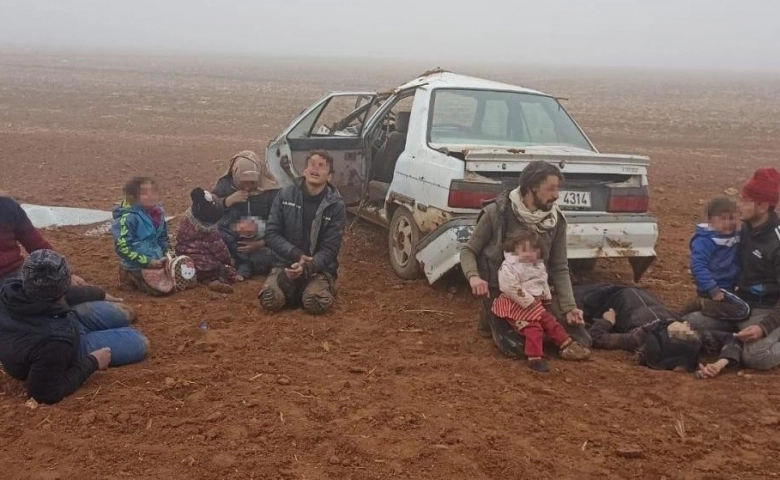 Şanlıurfa'da 5 kişilik otomobil takla attı, içerisinden 12 yaralı çıktı