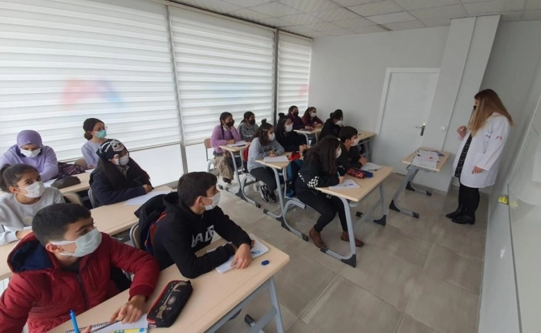 Mersin Büyükşehir Belediyesi, Tarsus’ta LGS hazırlık kurs merkezi açtı