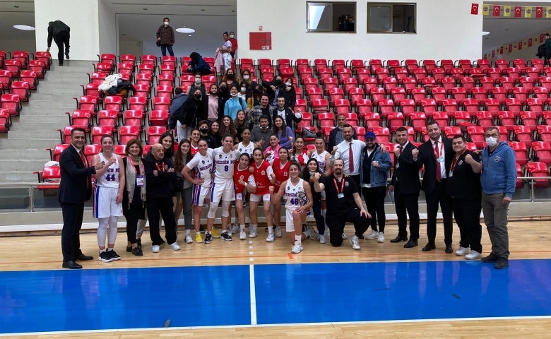 Mersin Büyükşehir MSK Kadın Basketbol ekibi, evinde galip geldi