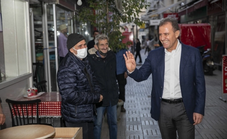 Mersin Büyükşehir Başkanı Seçer’den Akdeniz ilçesindeki esnafı gezdi