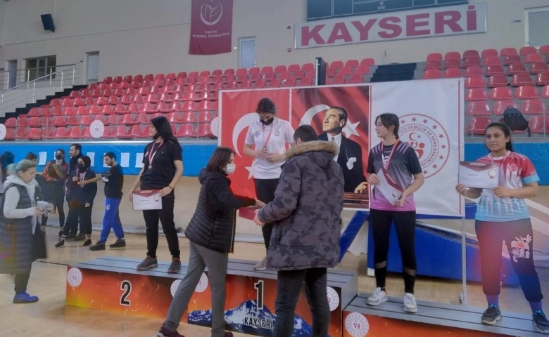 Mezitli her alanda olduğu gibi spordan da başarıdan başarıya koşuyor