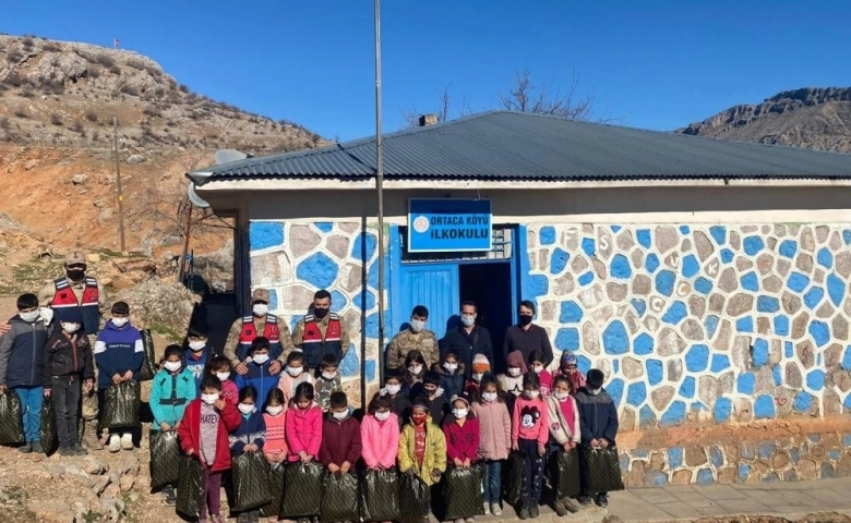 Adıyaman'da Jandarma yürekleri ısıttı