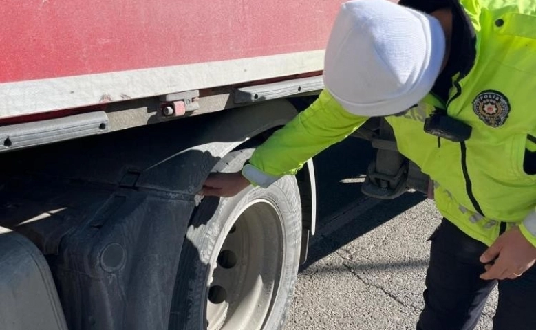 Gaziantep'te Kış lastiği kullanmayan 58 araç sürücüsüne ceza