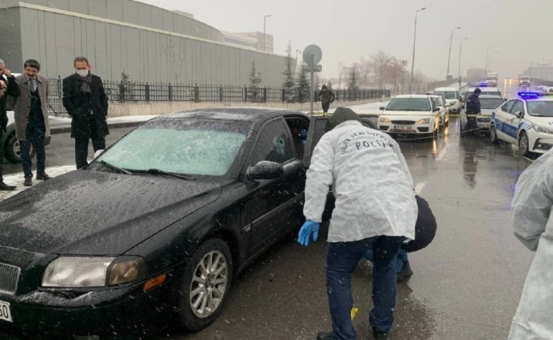 Kayseri’de Adliyenin önünde kanlı pusu: 1 ağır yaralı