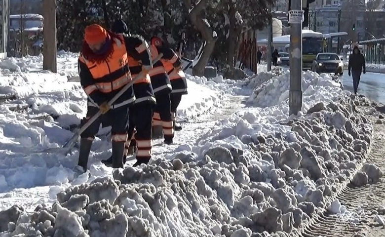 Gaziantep'te yoğun kar yağışı sonrası hayat normale dönüyor