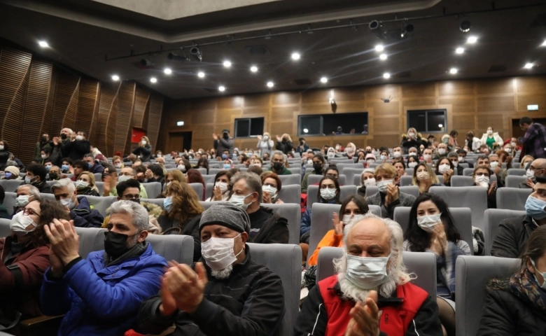 Mezitli’de Kadına şiddete tiyatro ile dikkat çektiler