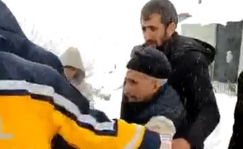 Adıyaman'da Balta ile ayağını kesen şahsa paletli ambulans ulaştı