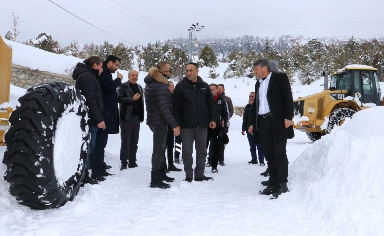 Torosların yaylalarında karla mücadele çalışmaları sürüyor