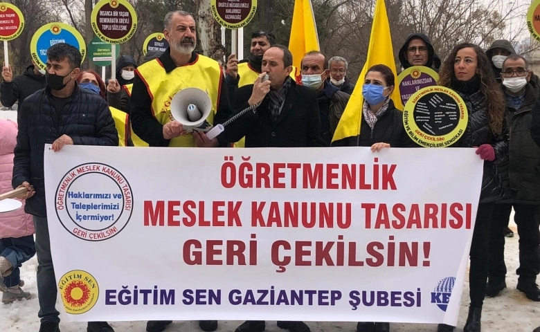 Eğitim Sen: Yasa öğretmenlik mesleğini değersizleştiren, ayrıştıran, ötekileştiren içerikte