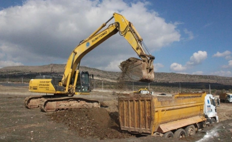 Kilis’in dev projesi Tekstilkent için hafriyat çalışmaları start aldı