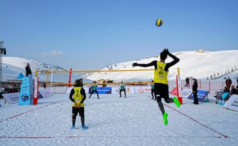 Kar voleybolu Avrupa turu Kahramanmaraş’ta başladı