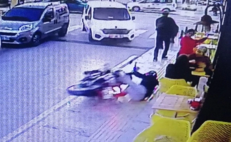 Antalya’da kaldırımda sürüklenen motosiklet faciaya yol açtı