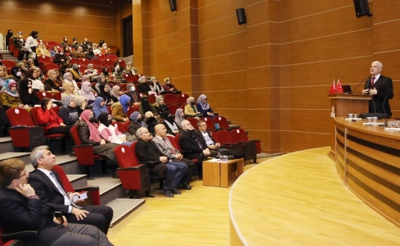 Gaziantep Üniversitesin'de hekim gözüyle ‘kader’ anlatıldı