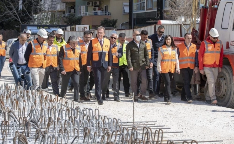 Başkan Seçer, Göçmen'deki katlı kavşak çalışmalarını inceledi