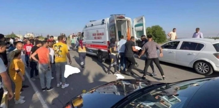 Kilis- Gaziantep karayolunda otomobil ile motosiklet çarpıştı: 1 ölü, 2 yaralı