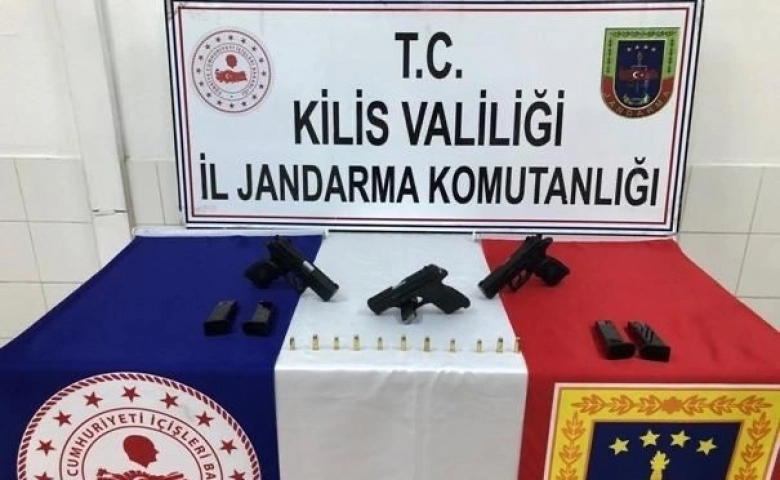 Kilis’te tabanca ile mühimmat operasyonu