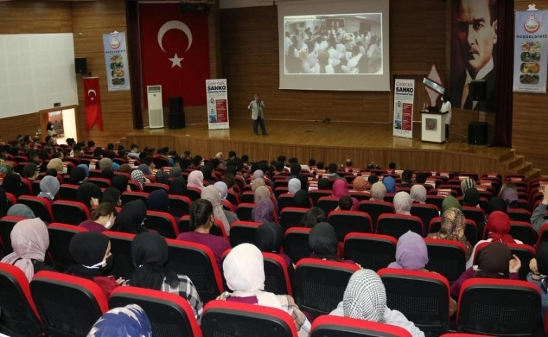 SANKO Üniversitesi akademisyenleri aday öğrencilerle buluştu