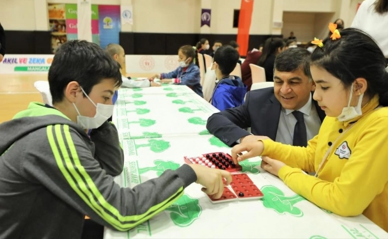 Şehitkamil'de  Renkli yarışmaya 50 okuldan 200’e yakın oyuncu katıldı