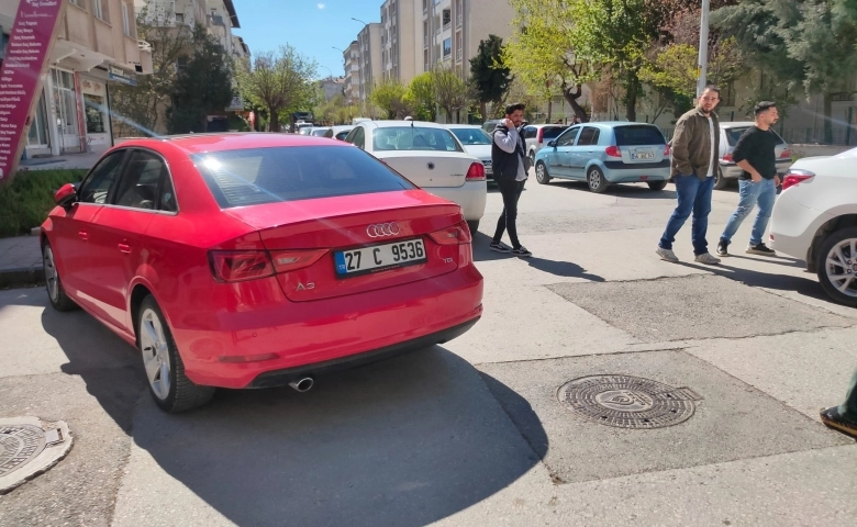 Değirmiçem Mahallesi açık otopark gibi işgal altında kural, denetim yok