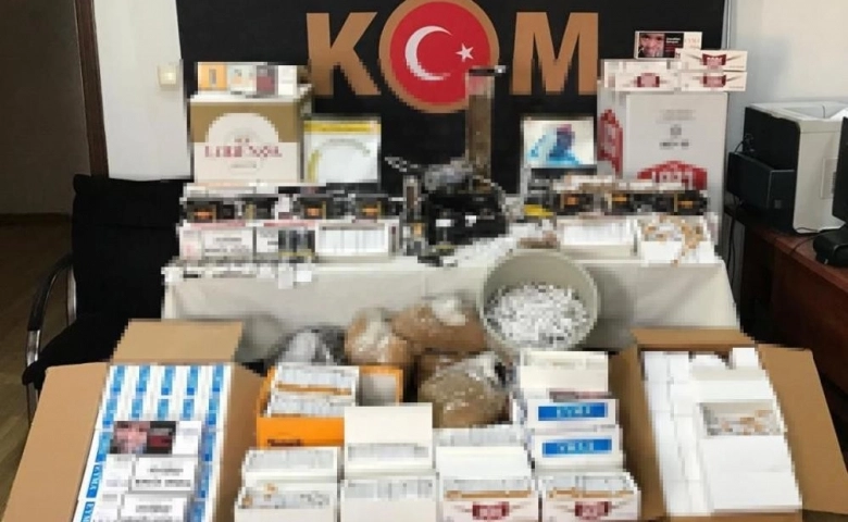 Hatay'da kaçak makaron ve tütün operasyonu