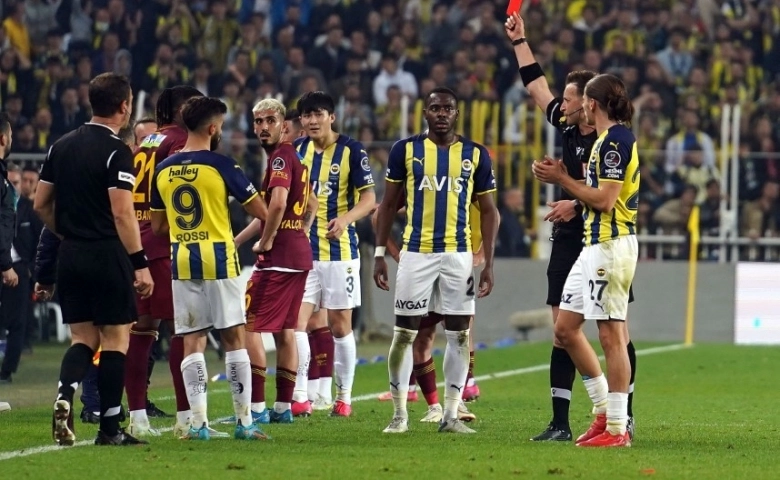 İstanbul'da Fenerbahçe galibiyet serisini 5'e çıkardı